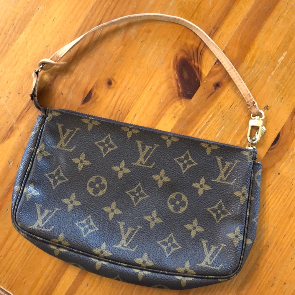 Vintage Louis Vuitton pochette accessoires
